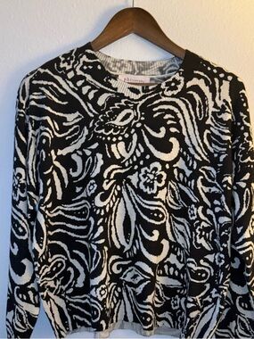 Philosophy Black and White Floral Scroll Knit Pullover